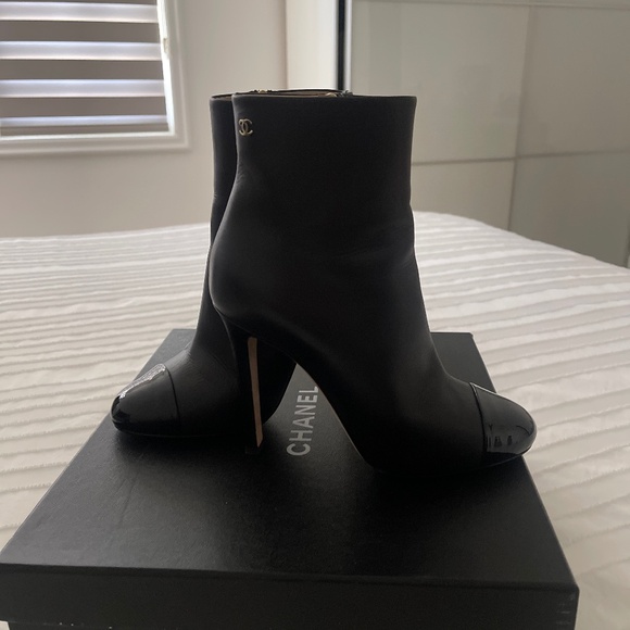 Chanel Short boots - Picture 1 of 3